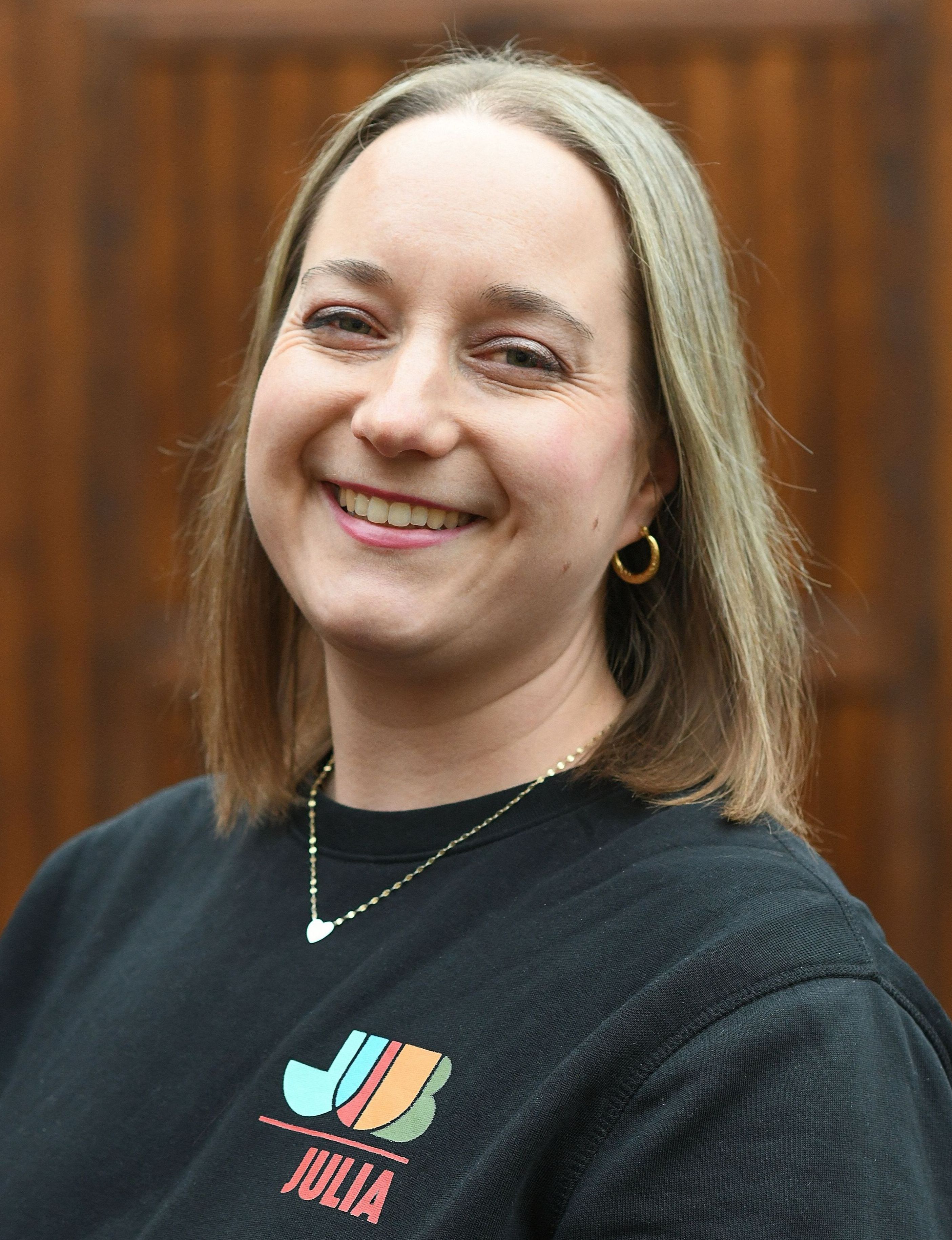 Julia Neu.jpg